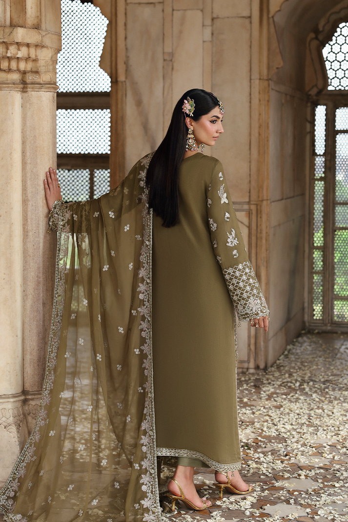 Emaan Adeel | Romansiyyah Luxury Formals | OLIVEA