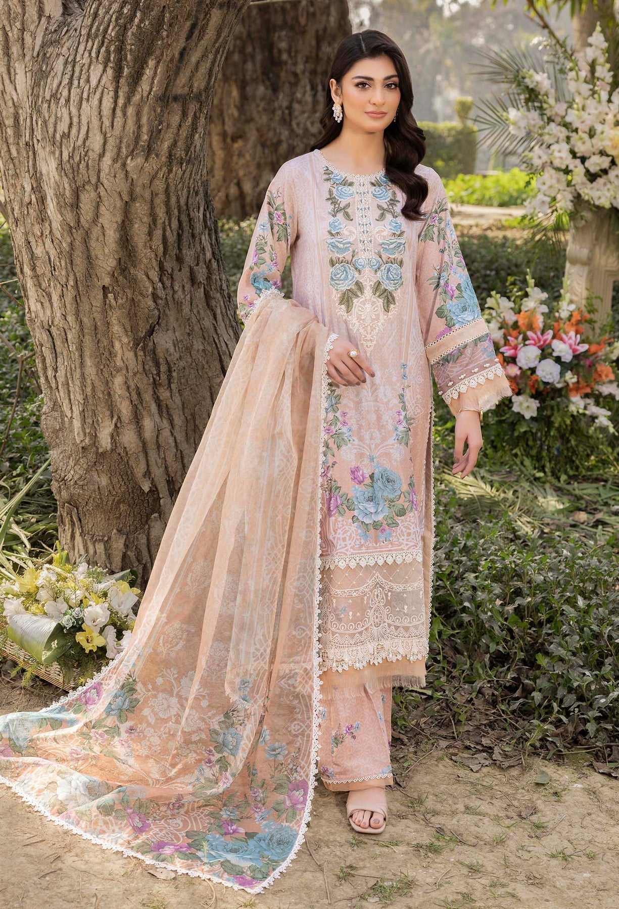 Adans Libas | Morzine Lawn 25 | MORZINE 07002 - House Of Hania