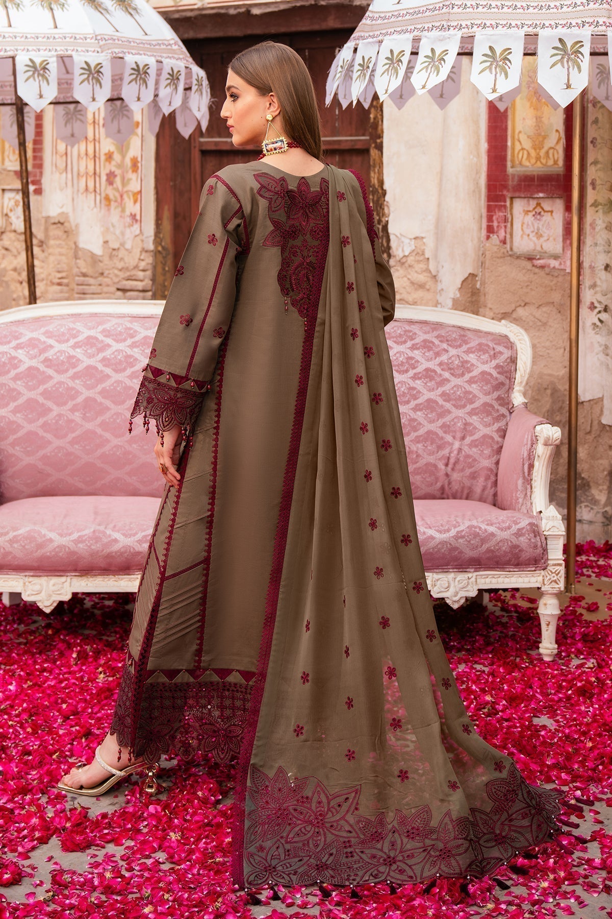 Alizeh | Rawayat Luxury Lawn 24 | Zeenat - House Of Hania