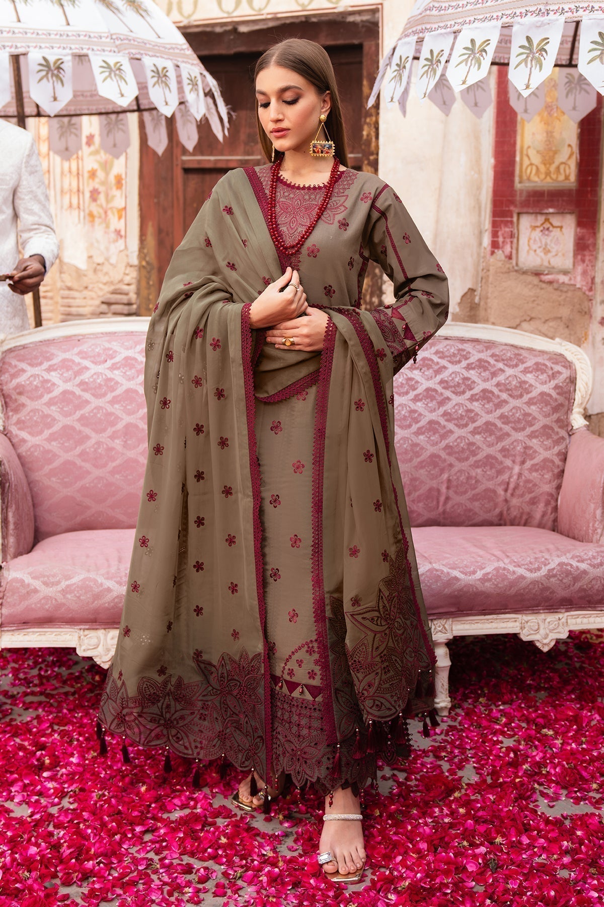 Alizeh | Rawayat Luxury Lawn 24 | Zeenat - House Of Hania