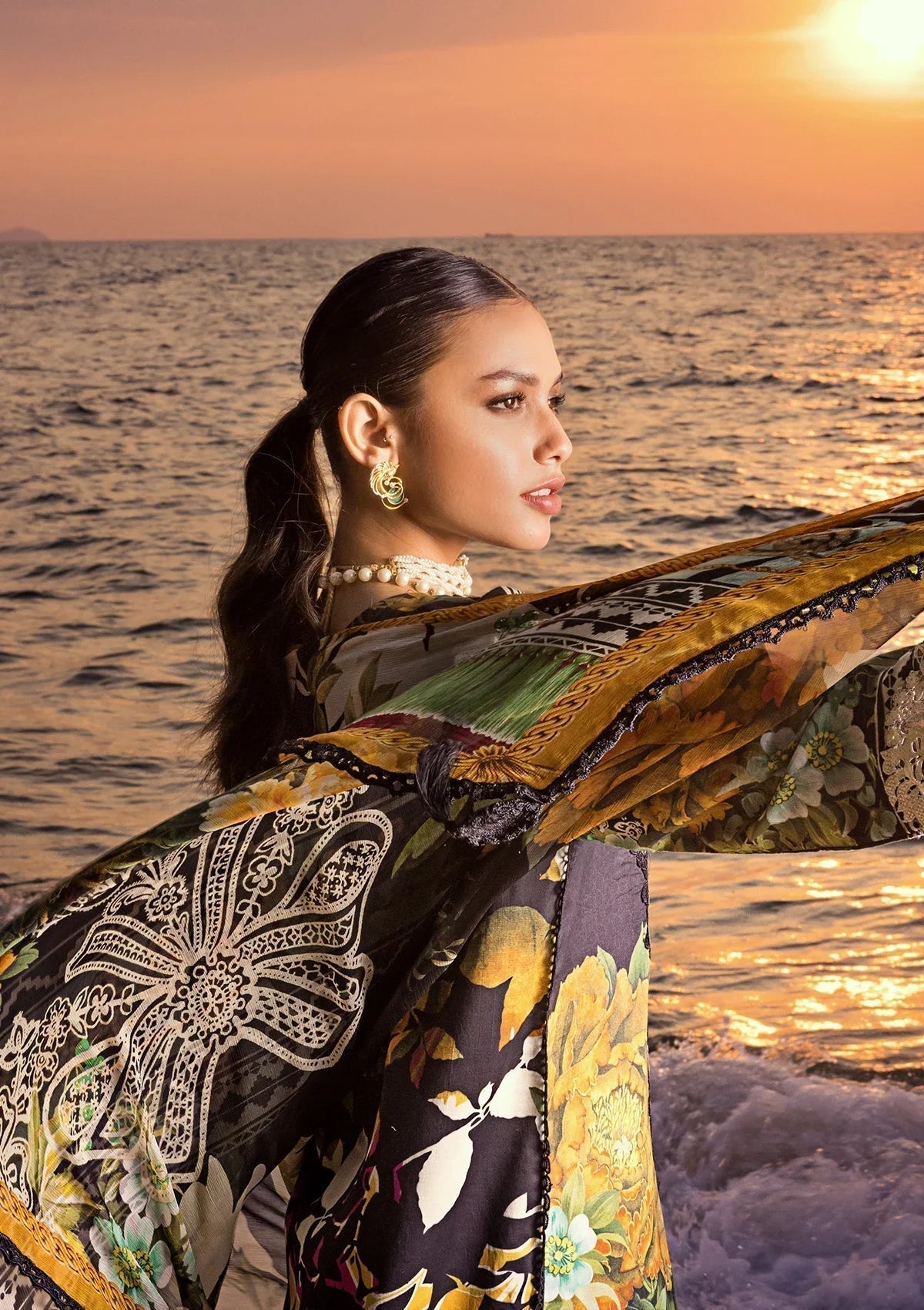 ELAF Signature Embroidered Lawn 3Pc Suit ESL-08B NIGHTFALL - House Of Hania