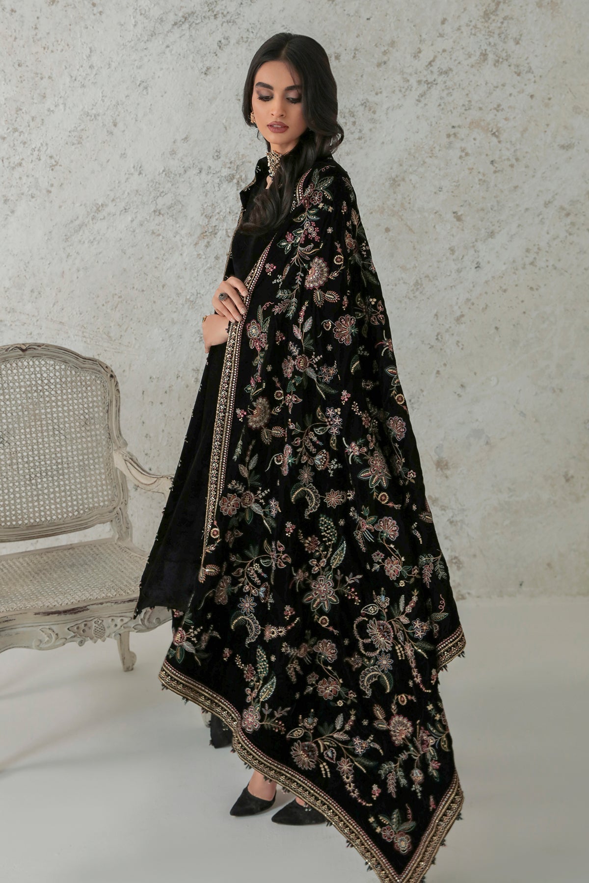 EMBROIDERED VELVET SHAWL VS-33 - House Of Hania