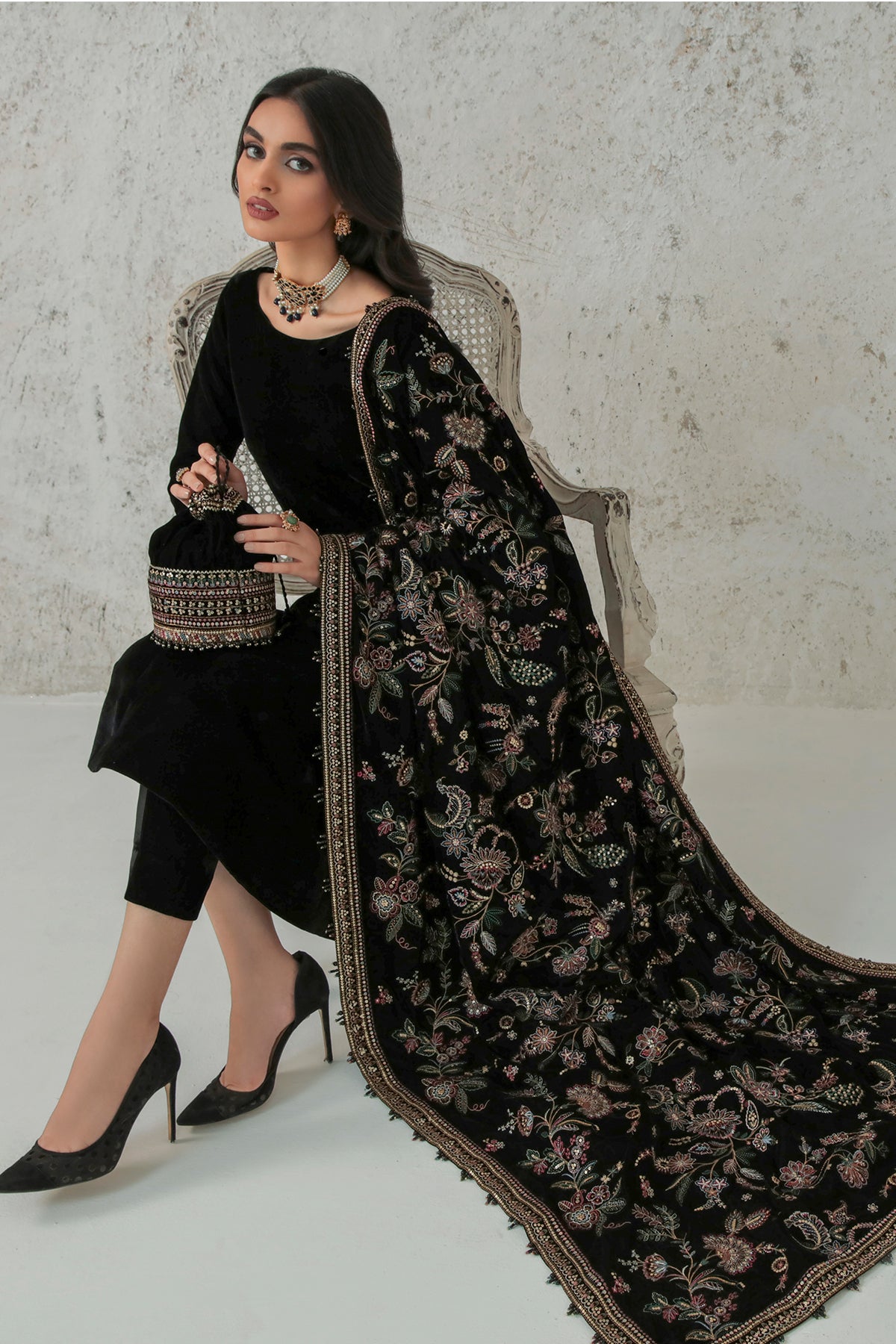 EMBROIDERED VELVET SHAWL VS-33 - House Of Hania