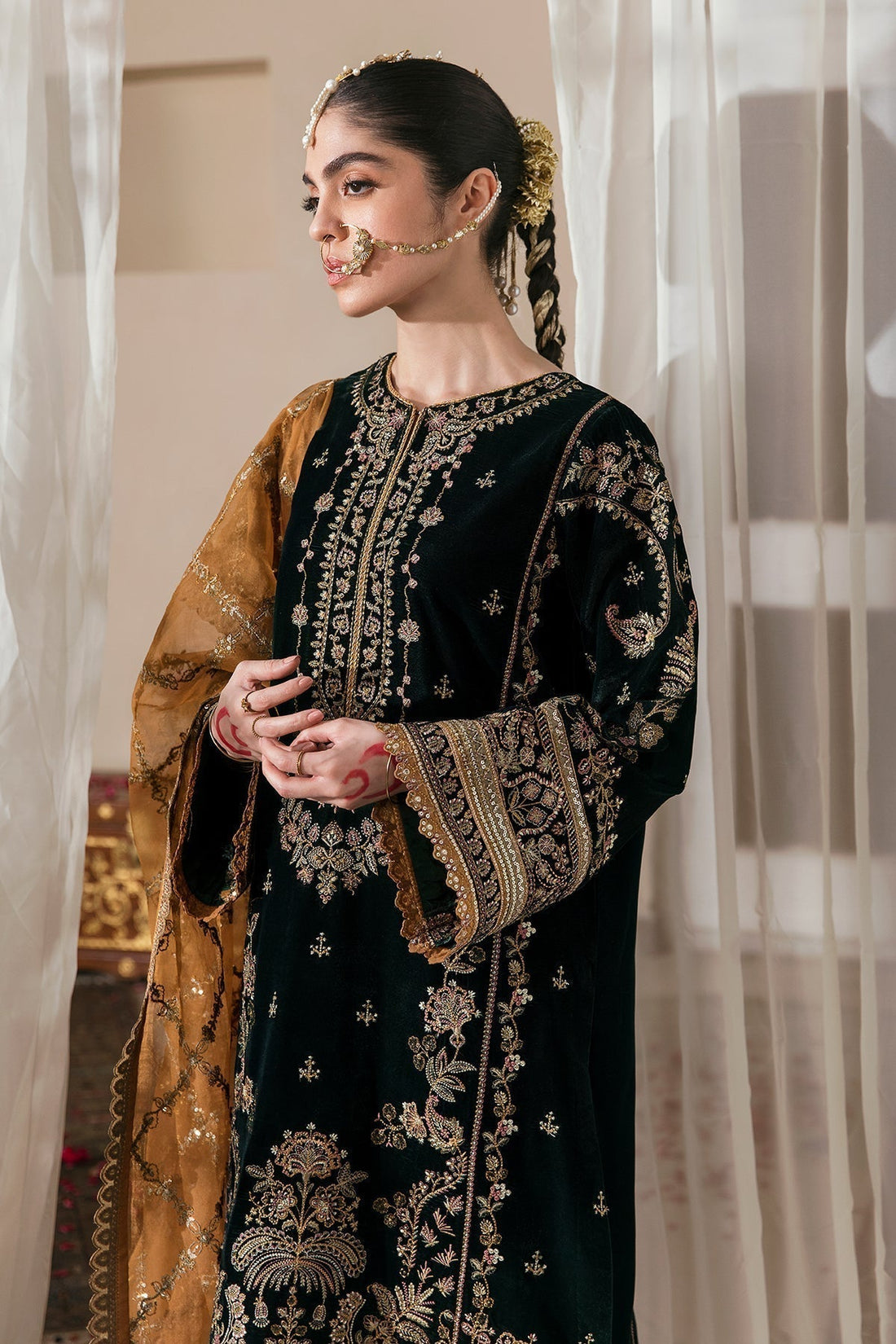 EMBROIDERED VELVET UF-255 - House Of Hania