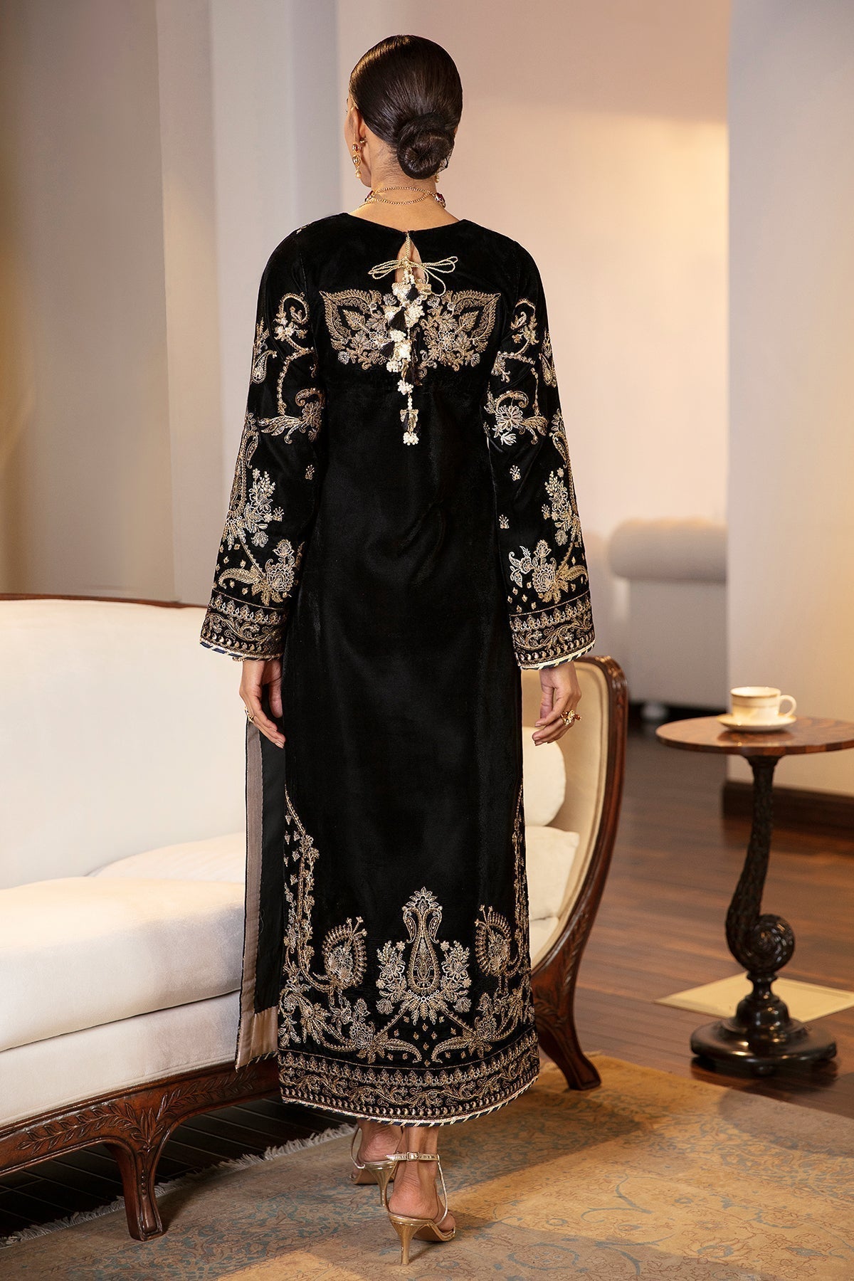 EMBROIDERED VELVET UF-42 - House Of Hania
