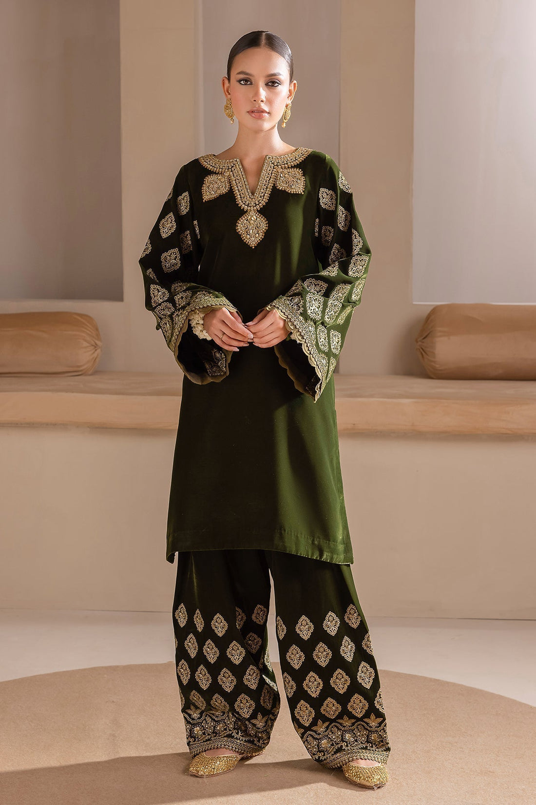 EMBROIDERED VELVET UF-425 - House Of Hania