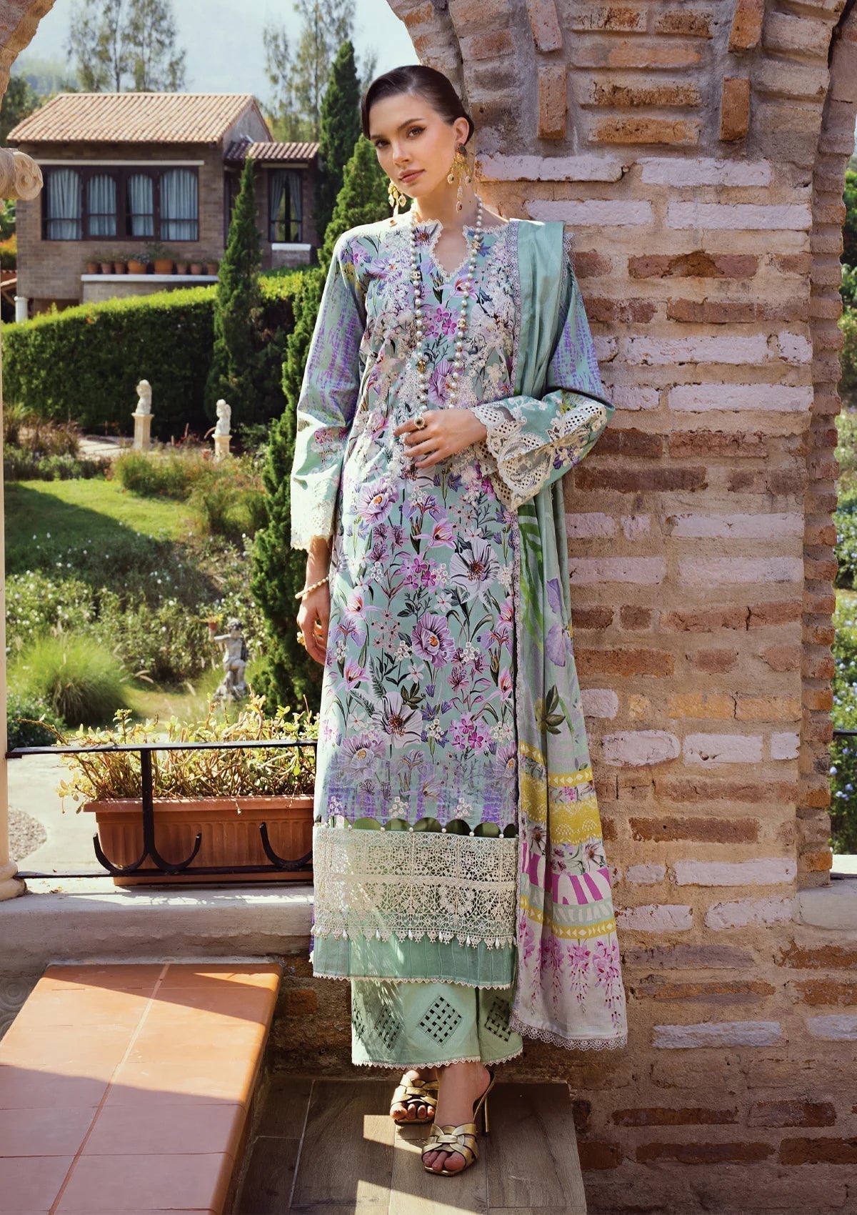 Elaf Premium Print Chikankari Lawn 3Pc Suit ECT-03B OAK MIST - House Of Hania