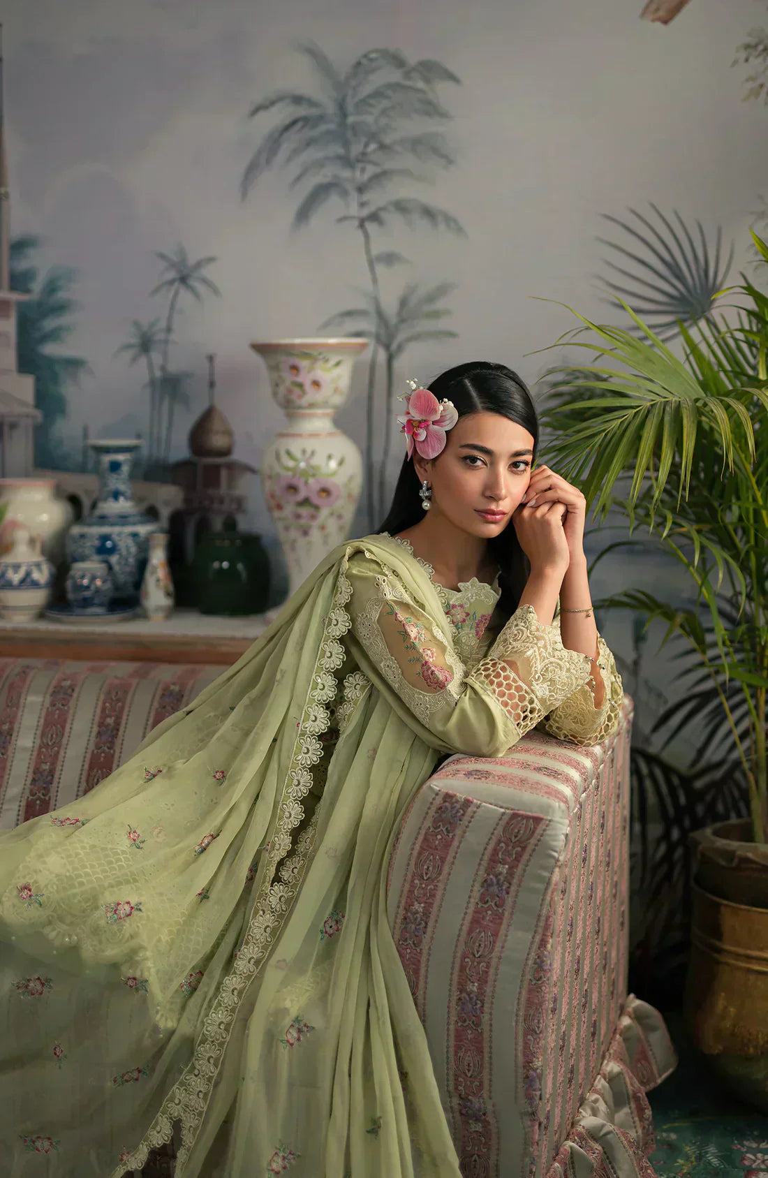 Emaan Adeel | Ayra Luxury Lawn 24 | AR-02 - House Of Hania