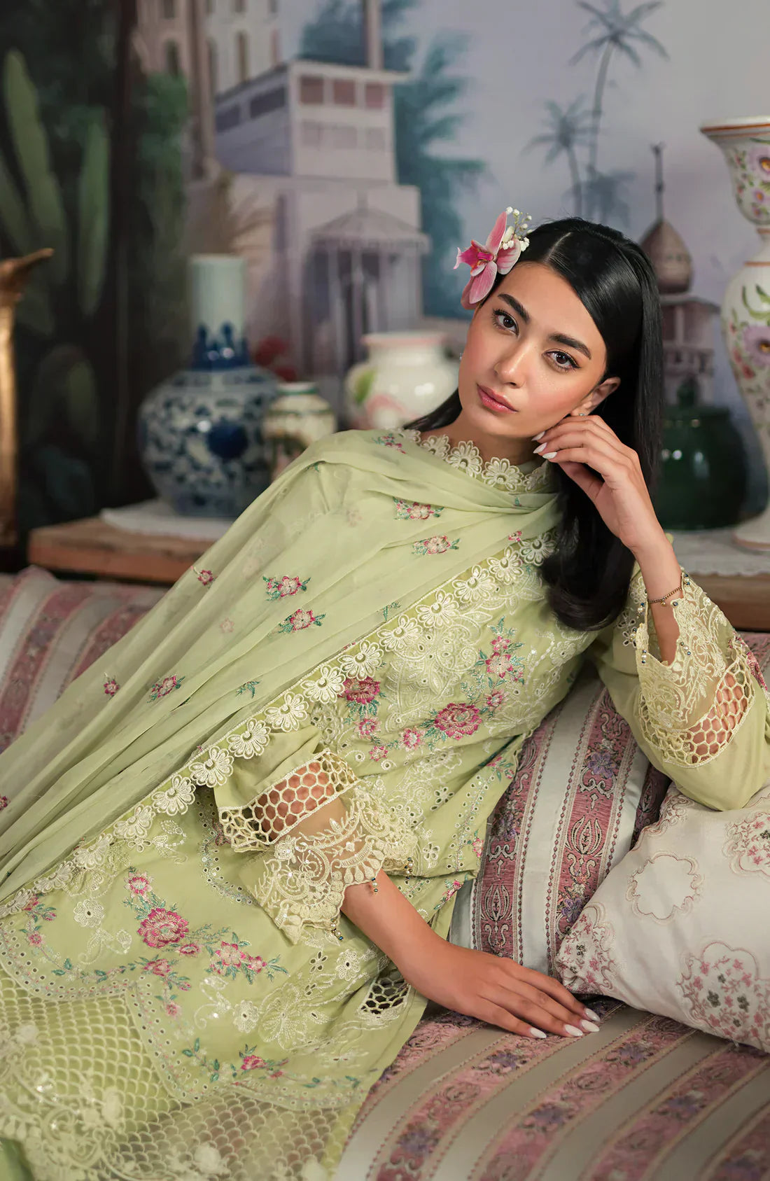Emaan Adeel | Ayra Luxury Lawn 24 | AR-02 - House Of Hania