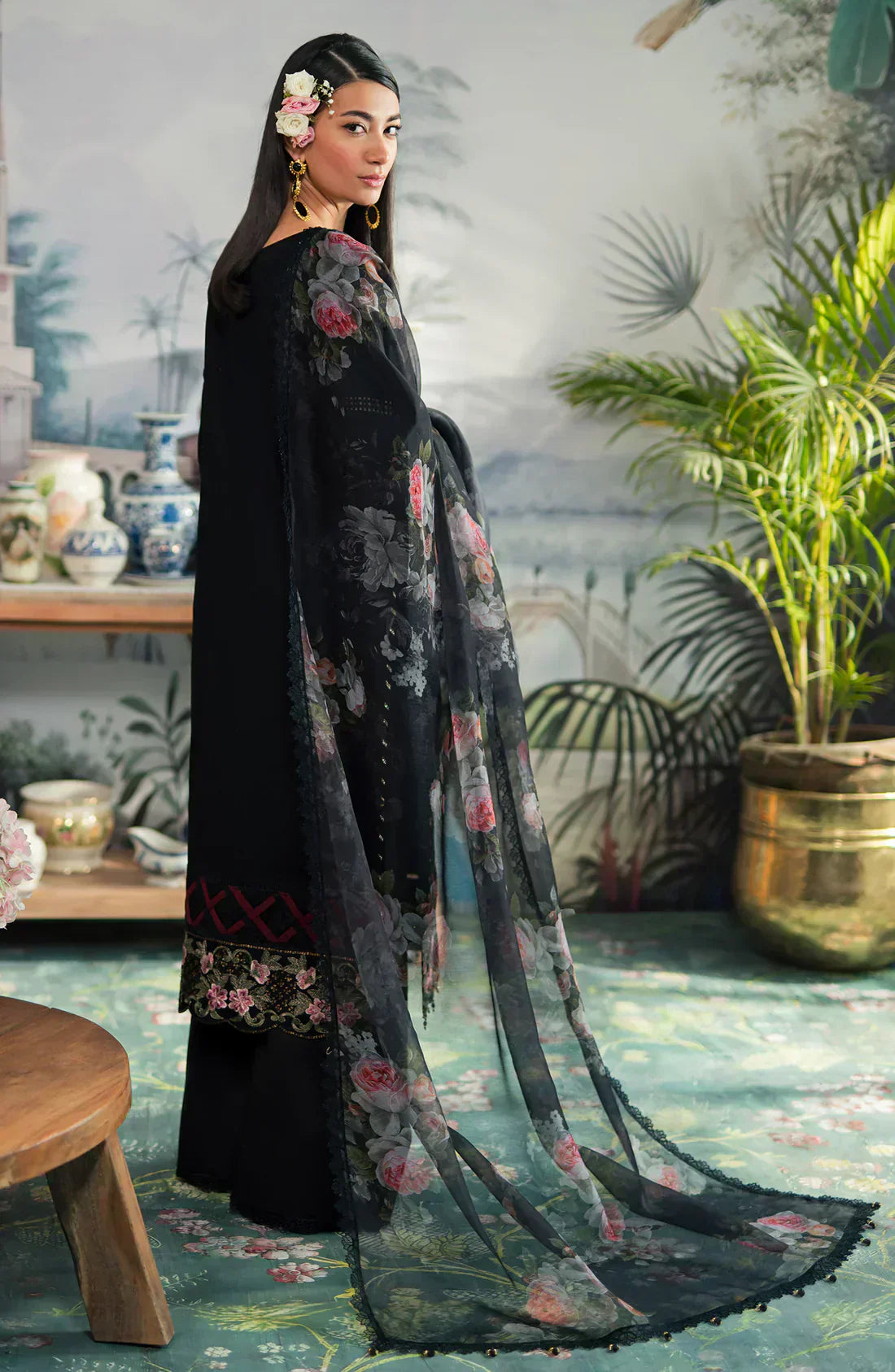 Emaan Adeel | Ayra Luxury Lawn 24 | AR-05 - House Of Hania