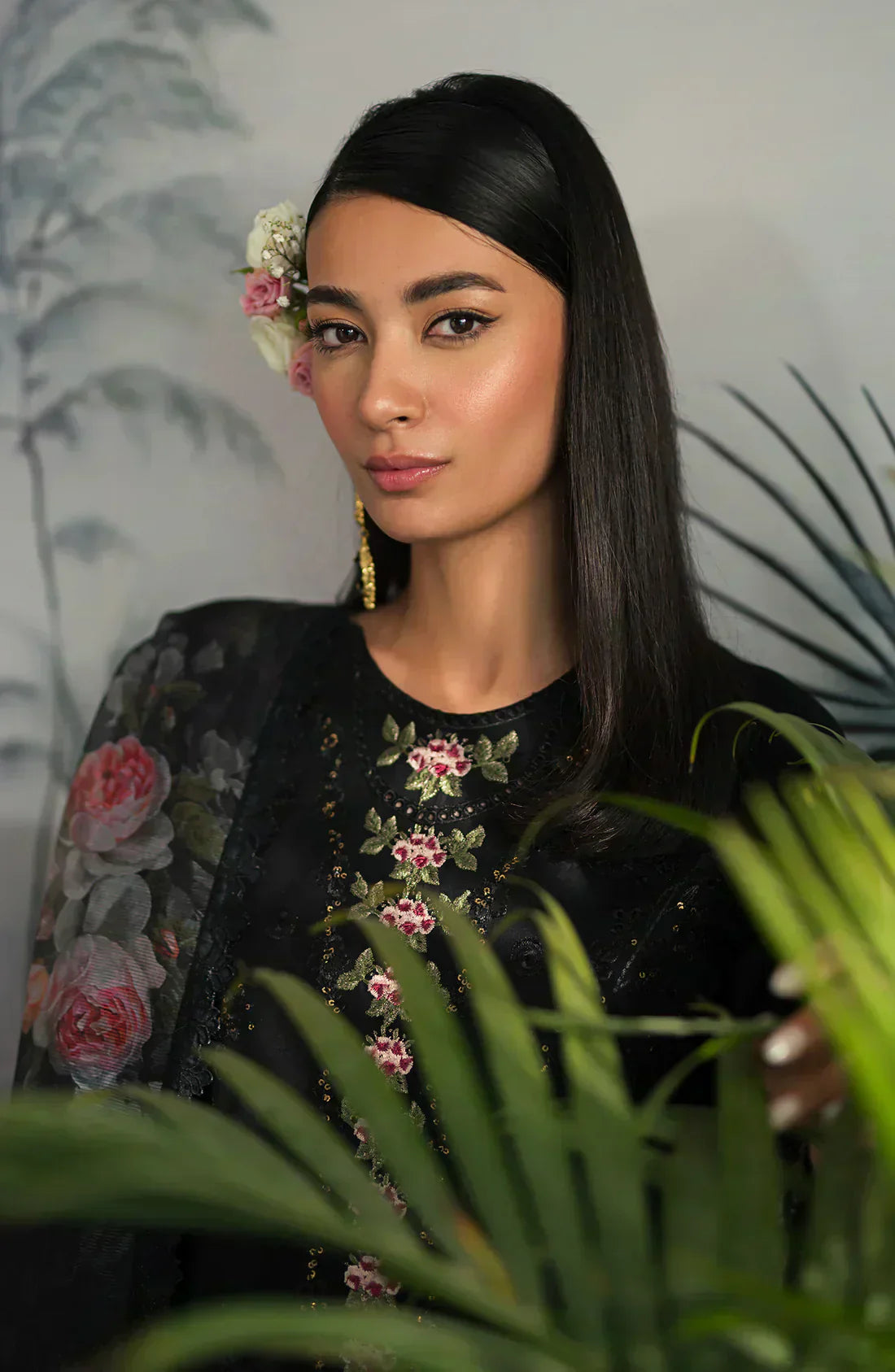 Emaan Adeel | Ayra Luxury Lawn 24 | AR-05 - House Of Hania