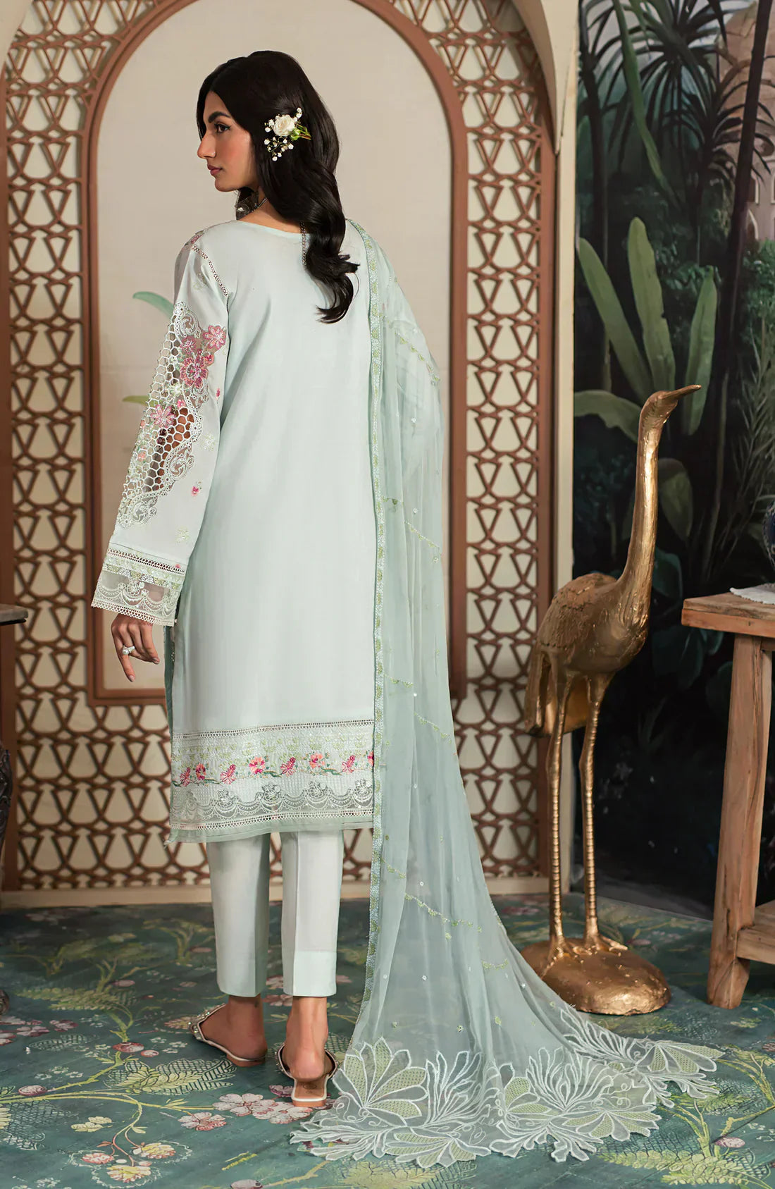 Emaan Adeel | Ayra Luxury Lawn 24 | AR-07 - House Of Hania