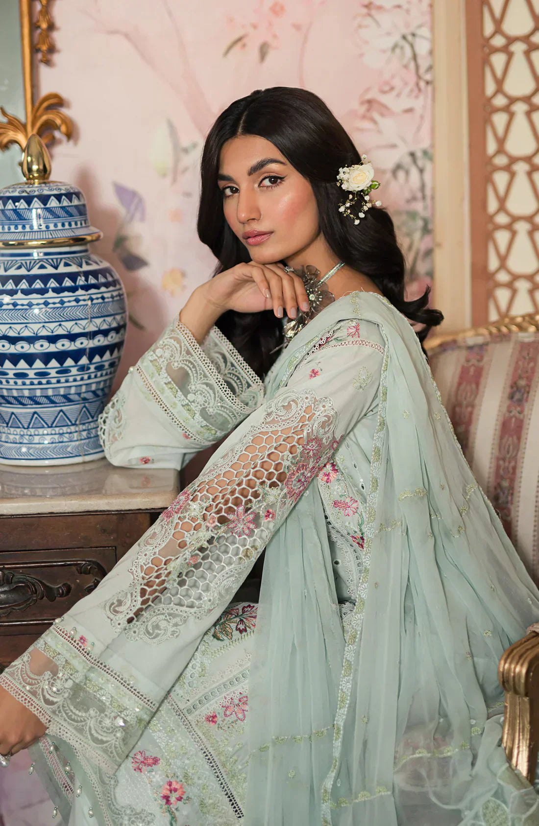 Emaan Adeel | Ayra Luxury Lawn 24 | AR-07 - House Of Hania