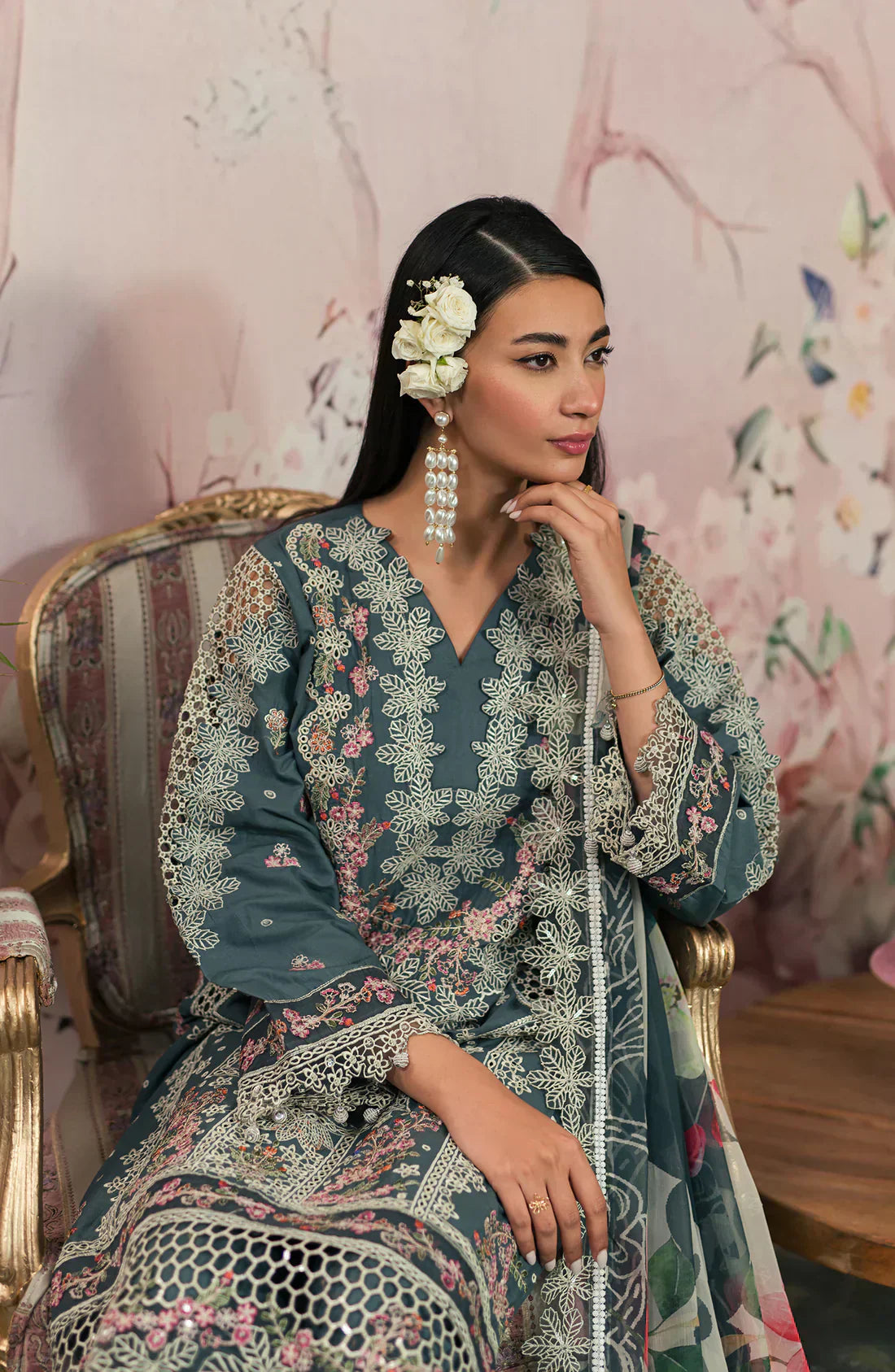 Emaan Adeel | Ayra Luxury Lawn 24 | AR-09 - House Of Hania