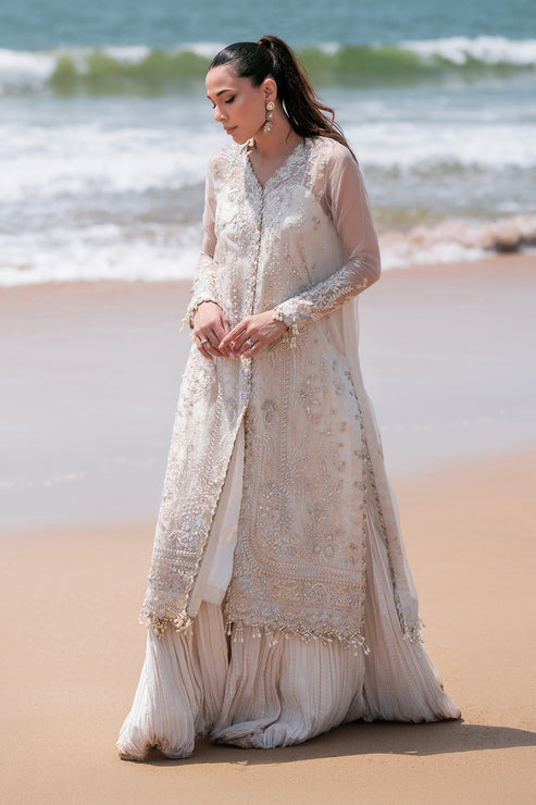 Emaan Adeel | Kamari Reveuse Wedding Formals | NOVA - House Of Hania