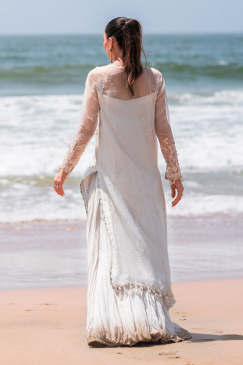 Emaan Adeel | Kamari Reveuse Wedding Formals | NOVA - House Of Hania