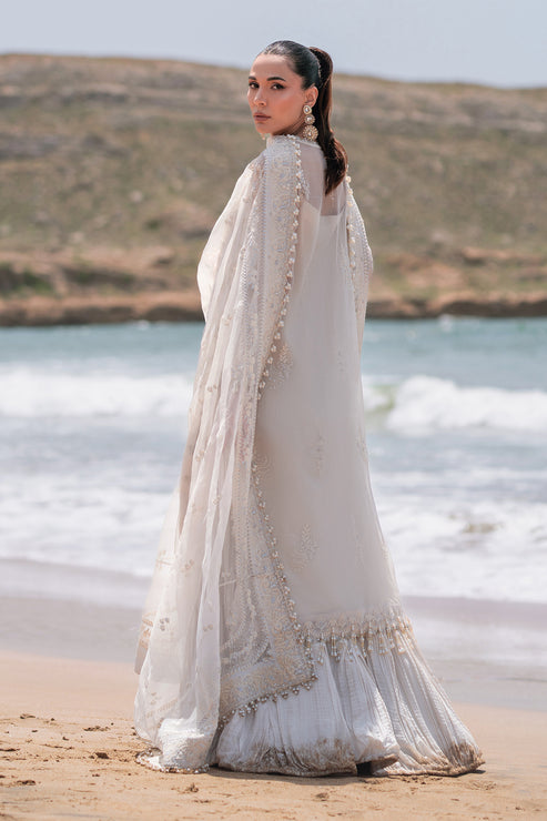 Emaan Adeel | Kamari Reveuse Wedding Formals | NOVA - House Of Hania