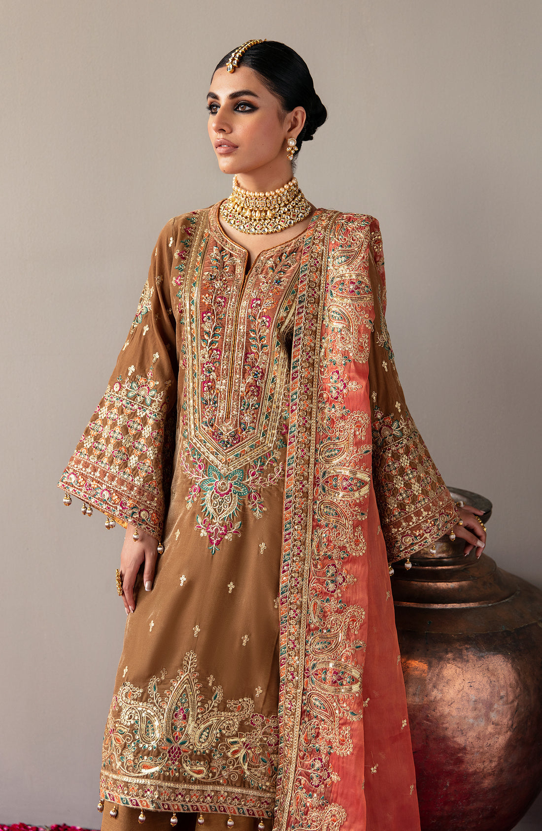 Emaan Adeel Makhmal Embroidered Velvet 3Pc Suit MK-07 MERAKI - House Of Hania