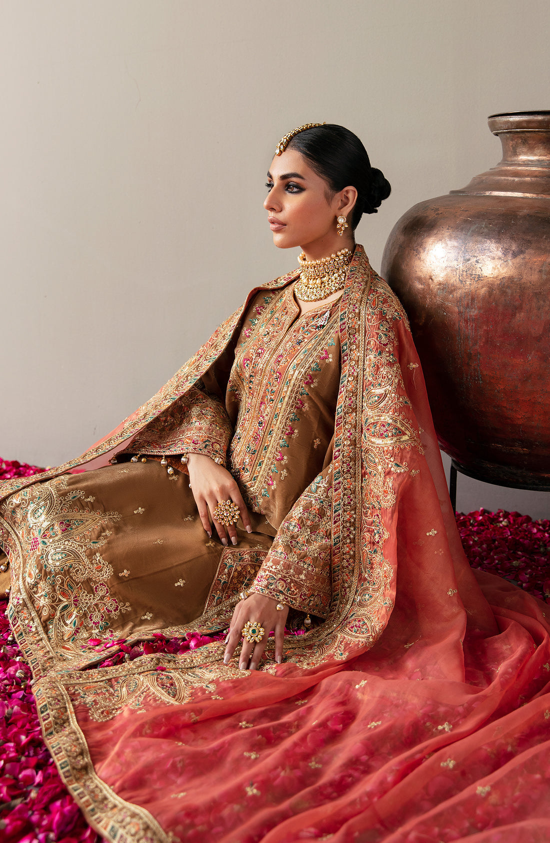 Emaan Adeel Makhmal Embroidered Velvet 3Pc Suit MK-07 MERAKI - House Of Hania