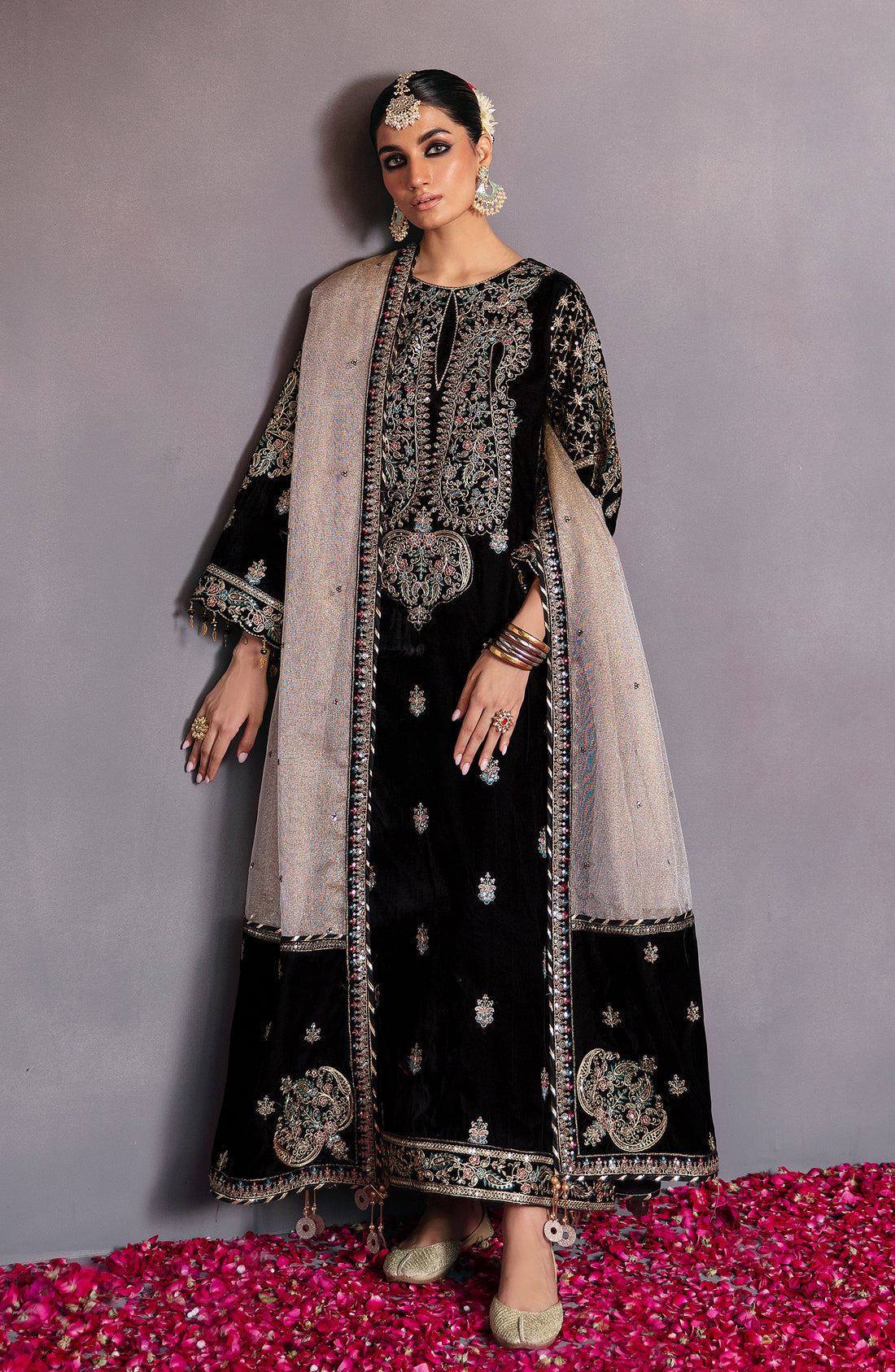 Emaan Adeel Makhmal Embroidered Velvet 3Pc Suit MK-08 AQS - House Of Hania