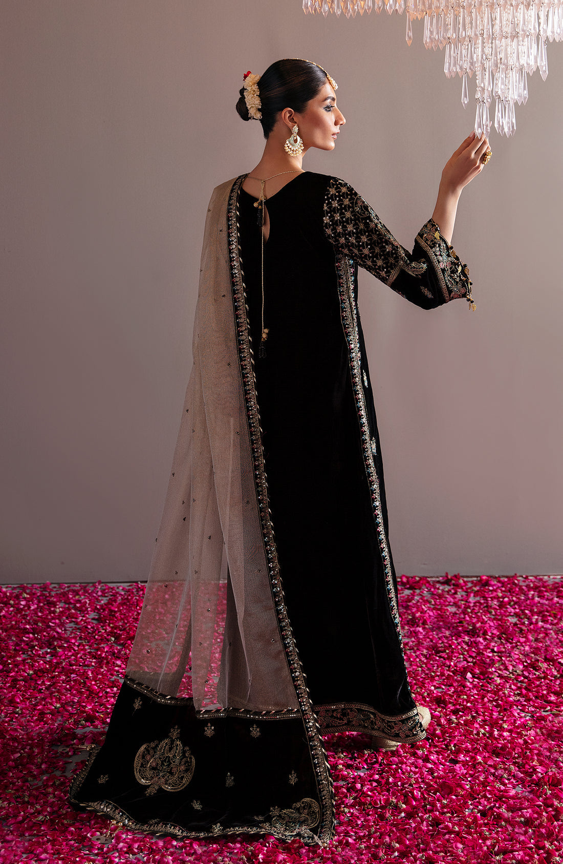 Emaan Adeel Makhmal Embroidered Velvet 3Pc Suit MK-08 AQS - House Of Hania