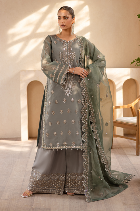Emaan Adeel | Noore Festive Formals | VELIZA - House Of Hania