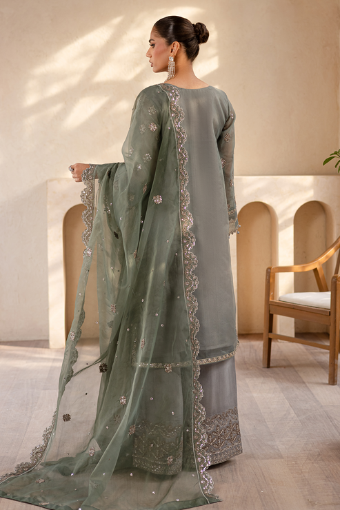 Emaan Adeel | Noore Festive Formals | VELIZA - House Of Hania