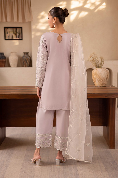 Emaan Adeel | Noore Festive Formals | YALINA - House Of Hania