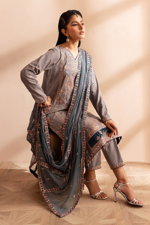 Emaan Adeel | Rangrez Collection | AABRO - House Of Hania