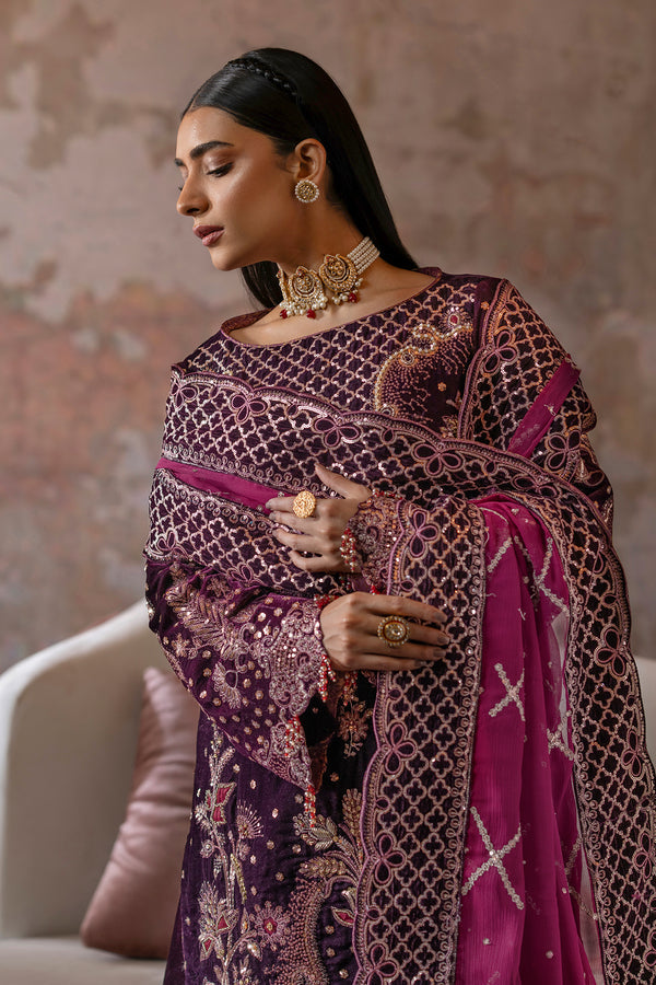 Emaan Adeel | Saanjh Velvet Collection 24 |  Anika - House Of Hania