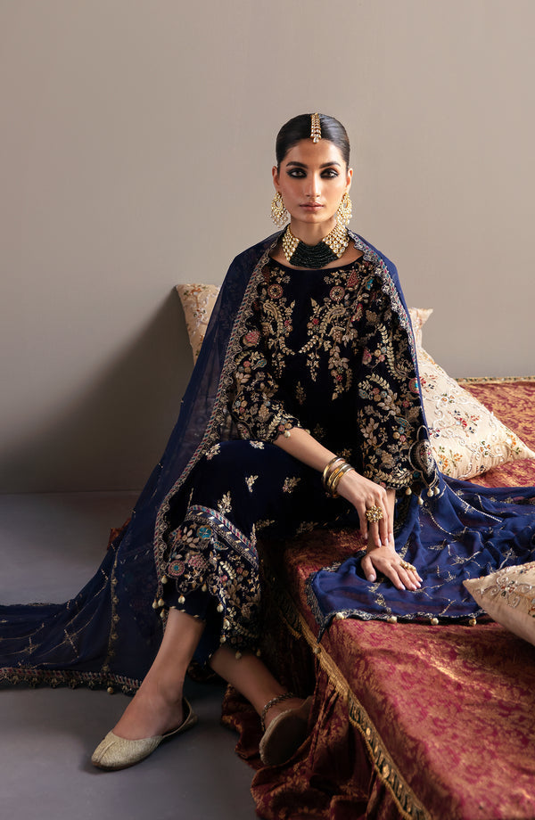 Emaan Adeel | Saanjh Velvet Collection 24 |  MK-03 Falak - House Of Hania