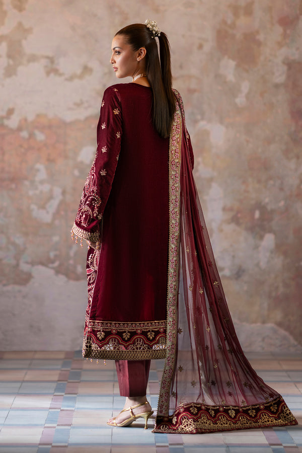 Emaan Adeel | Saanjh Velvet Collection 24 |  Tara - House Of Hania