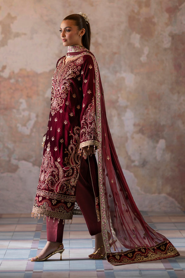 Emaan Adeel | Saanjh Velvet Collection 24 |  Tara - House Of Hania