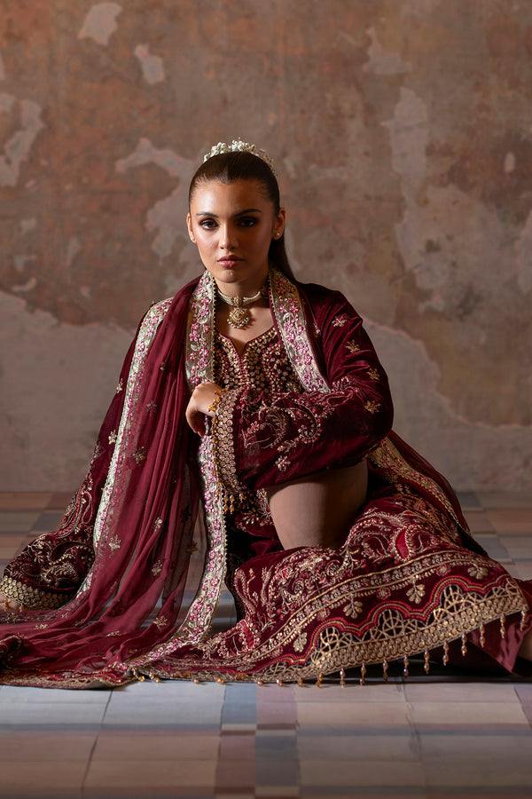 Emaan Adeel | Saanjh Velvet Collection 24 |  Tara - House Of Hania