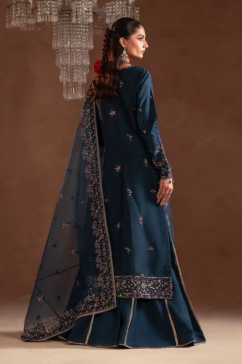 Emaan Adeel | Selene Formals | ELISIA - House Of Hania