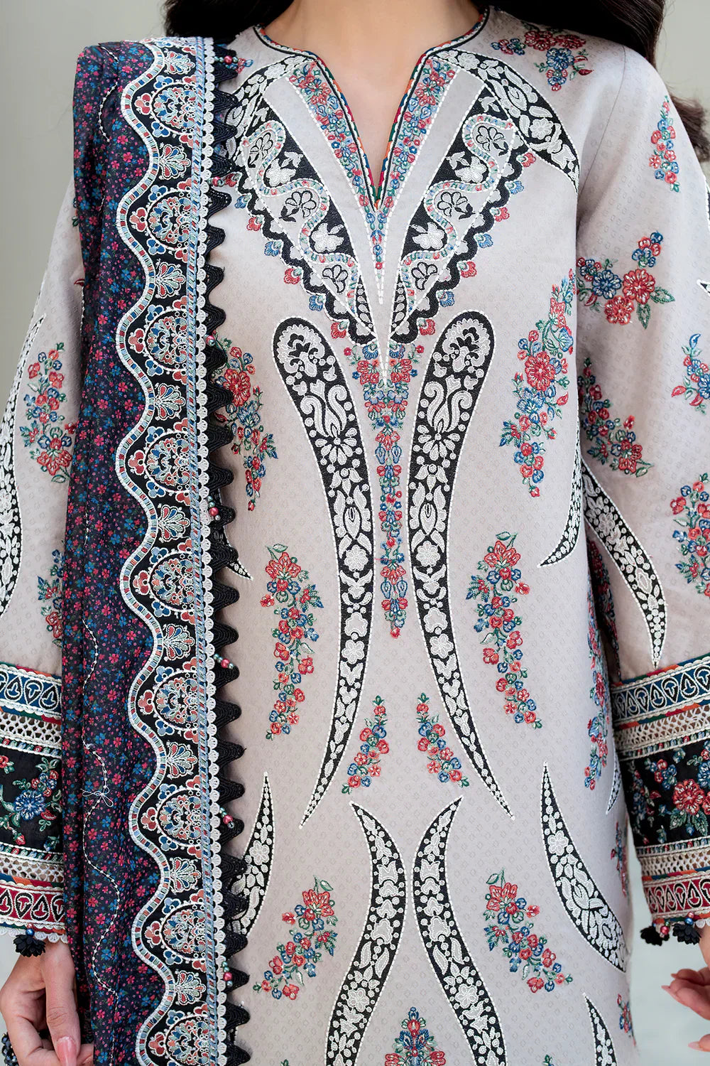 Jazmin | Shahkaar Luxury Lawn 25 | SL25-D7 - House Of Hania