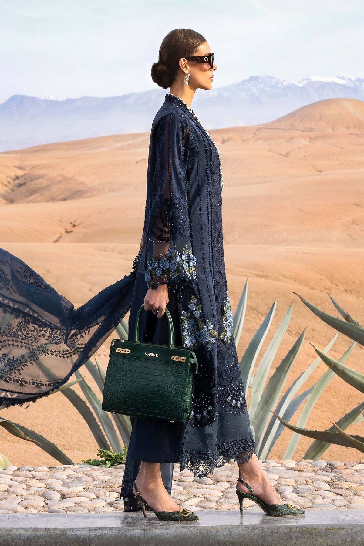 Maria B | Luxury Lawn 25 | D-2504-B - House Of Hania