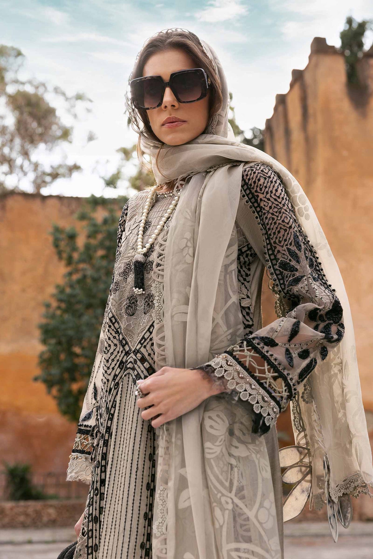 Maria B | Luxury Lawn 25 | D-2510-B - House Of Hania