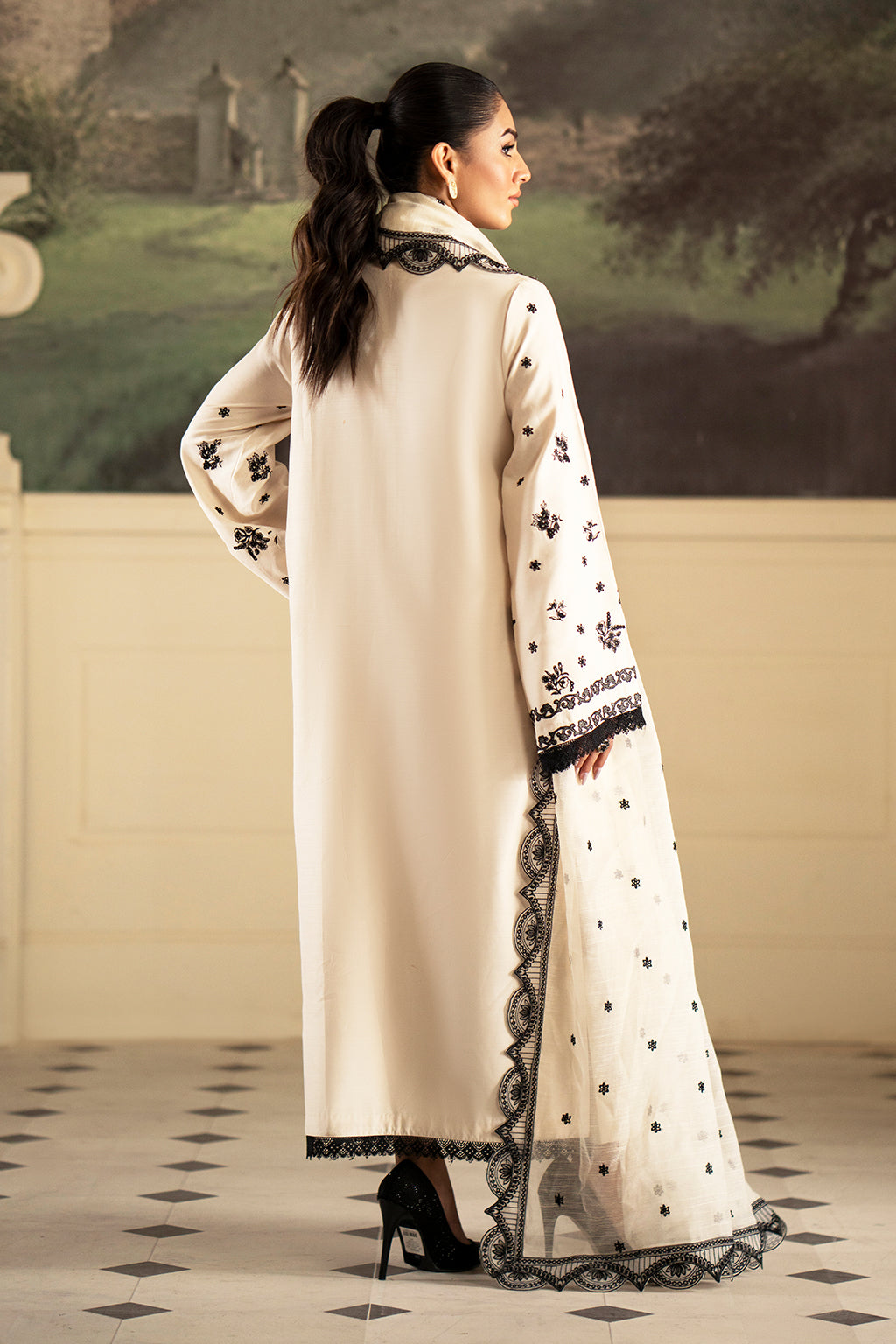 Saad Shaikh | Lumiere Winter |  D-05 Stellaire - House Of Hania