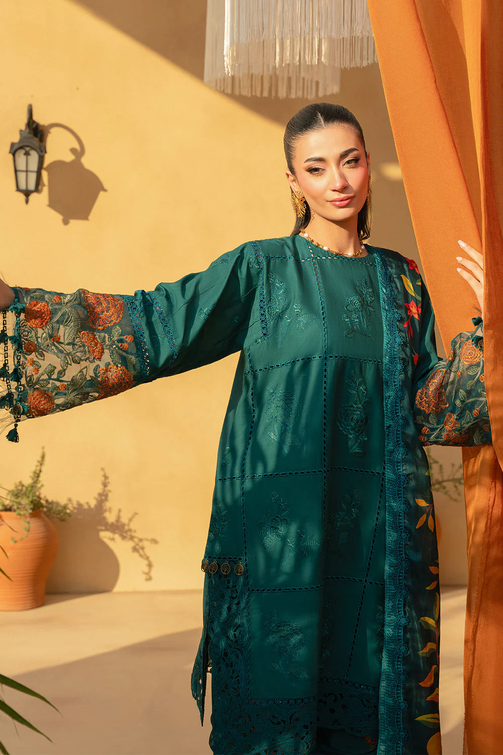 Saira Rizwan | Luxury Lawn 25 | LIRA-SRL25-10 - House Of Hania