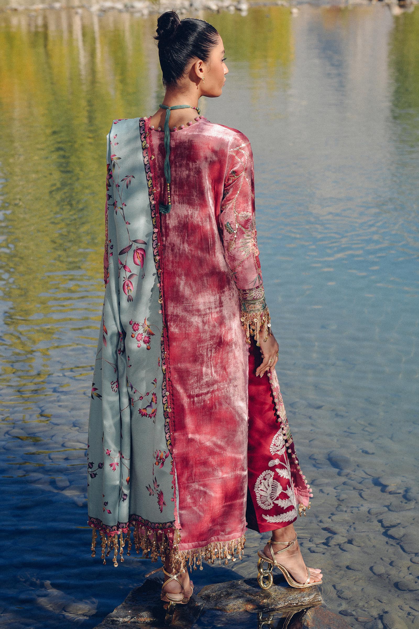 Sana Safinaz | Winter Shawl 24 | Velvet V241-005-3CP - House Of Hania