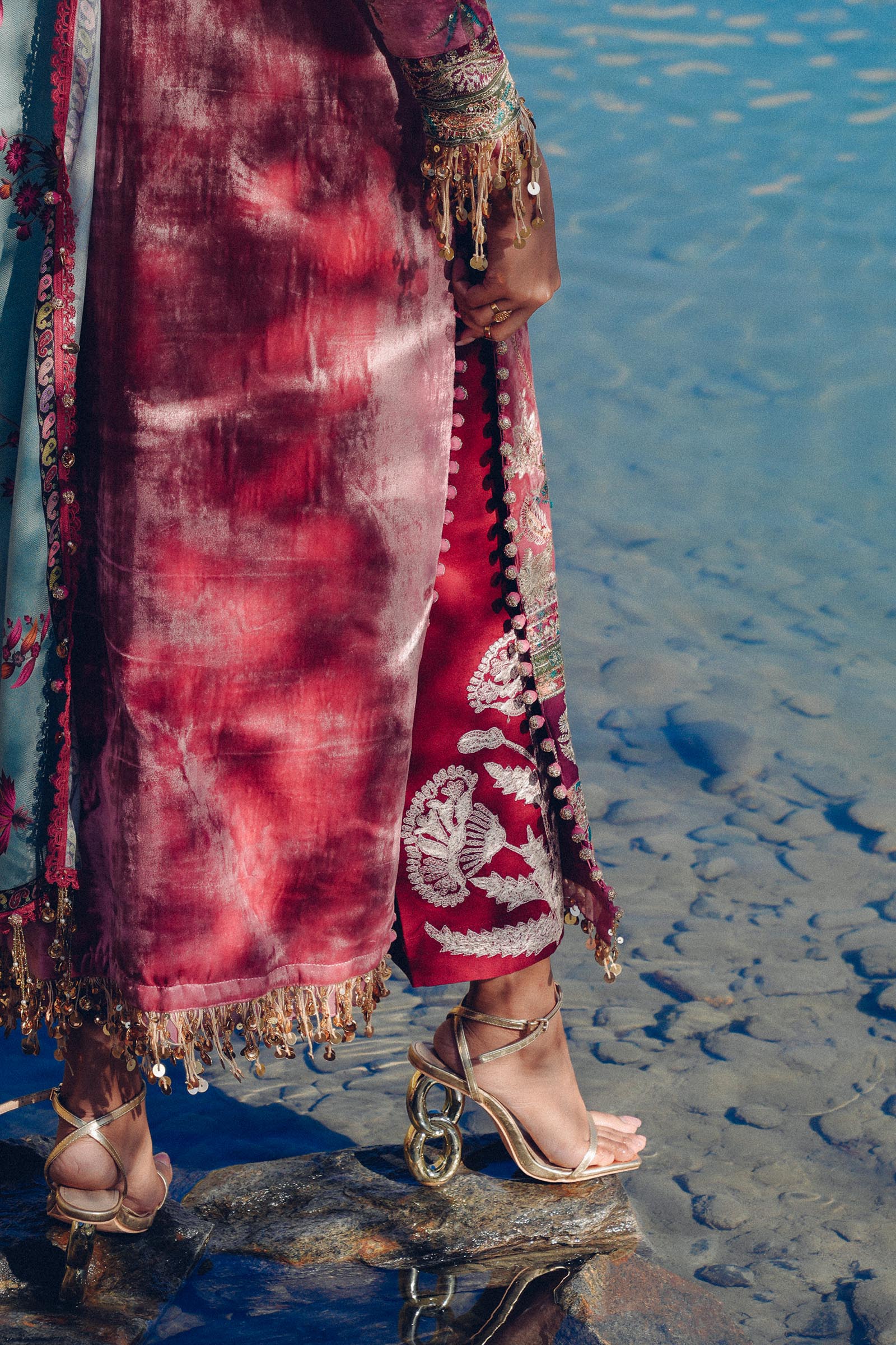 Sana Safinaz | Winter Shawl 24 | Velvet V241-005-3CP - House Of Hania