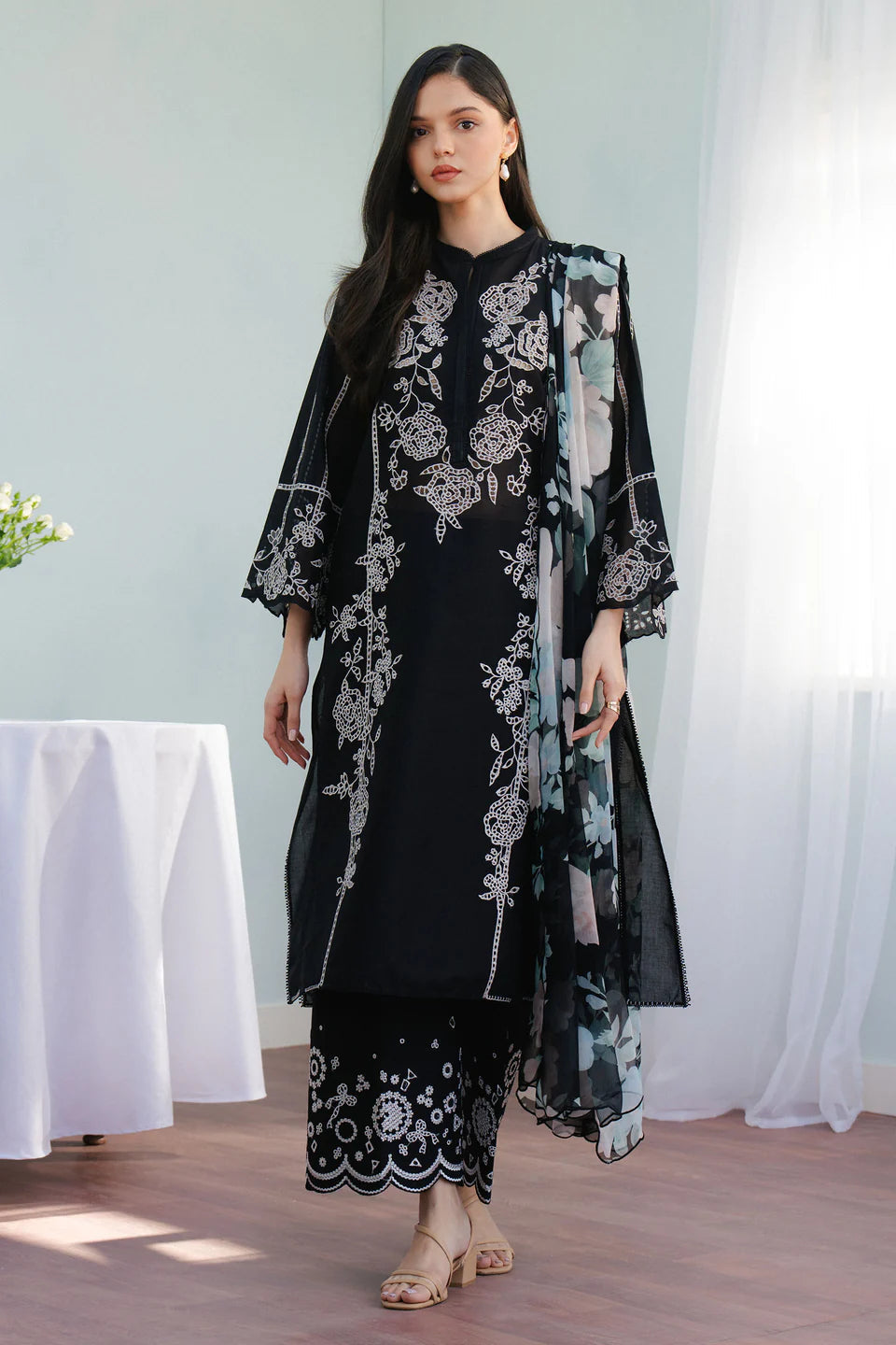 Zara Shahjahan | Coco Lawn 25 | ECLAT-7B - House Of Hania