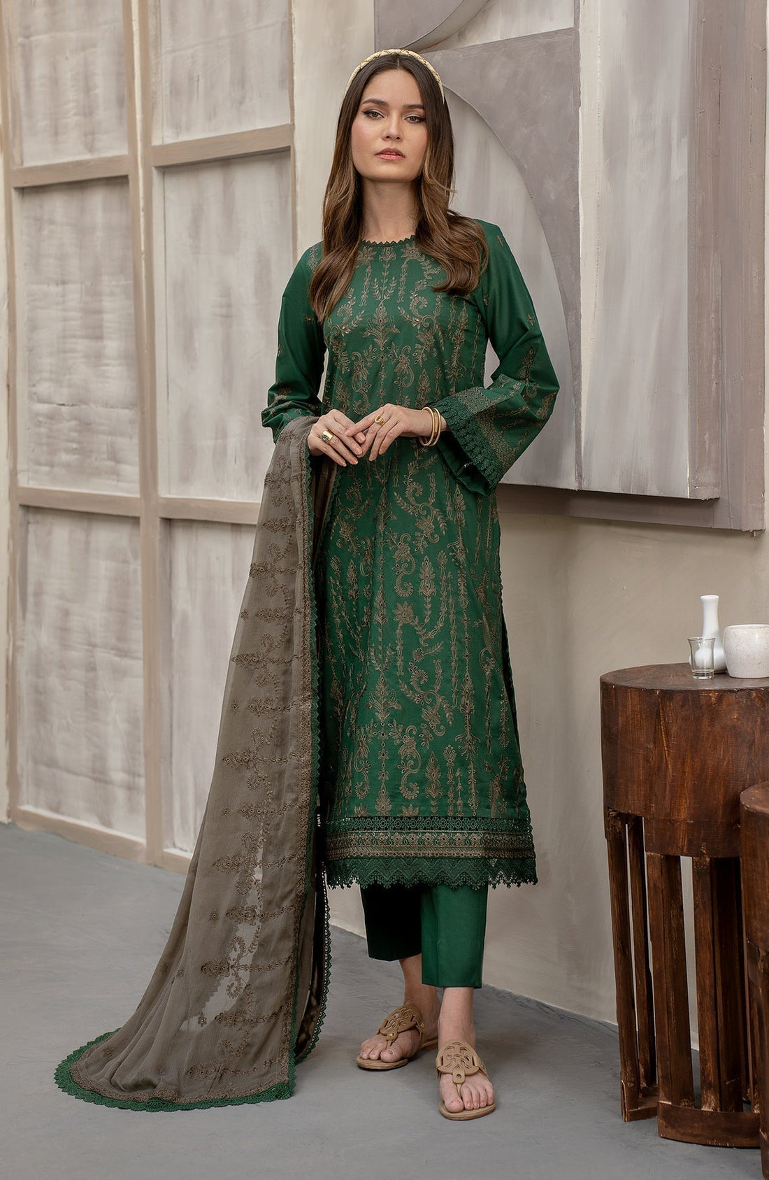 Zarif | Festive Lawn | ZFL 06 LIVIA - House Of Hania