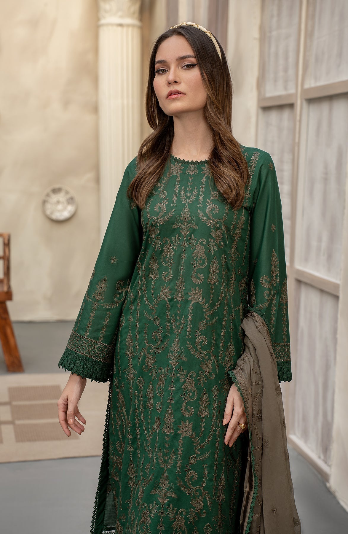 Zarif | Festive Lawn | ZFL 06 LIVIA - House Of Hania