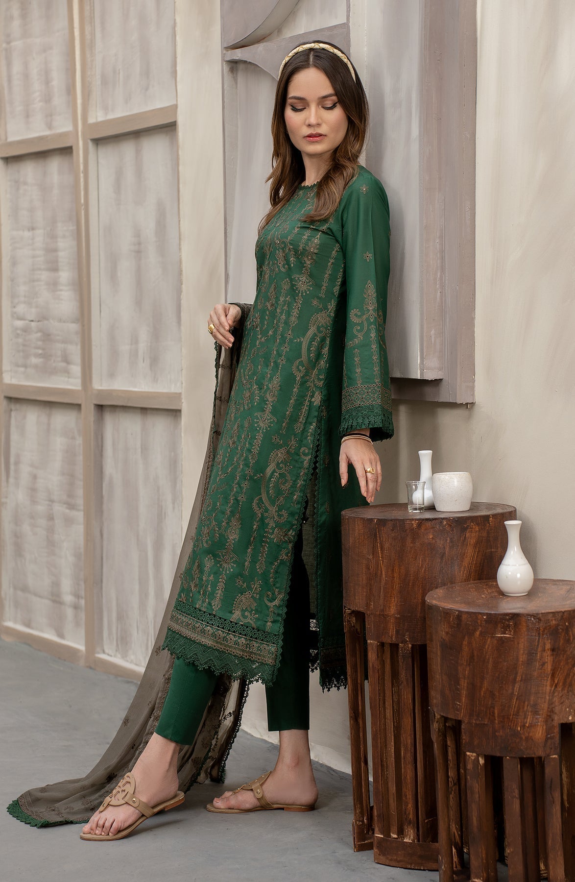 Zarif | Festive Lawn | ZFL 06 LIVIA - House Of Hania
