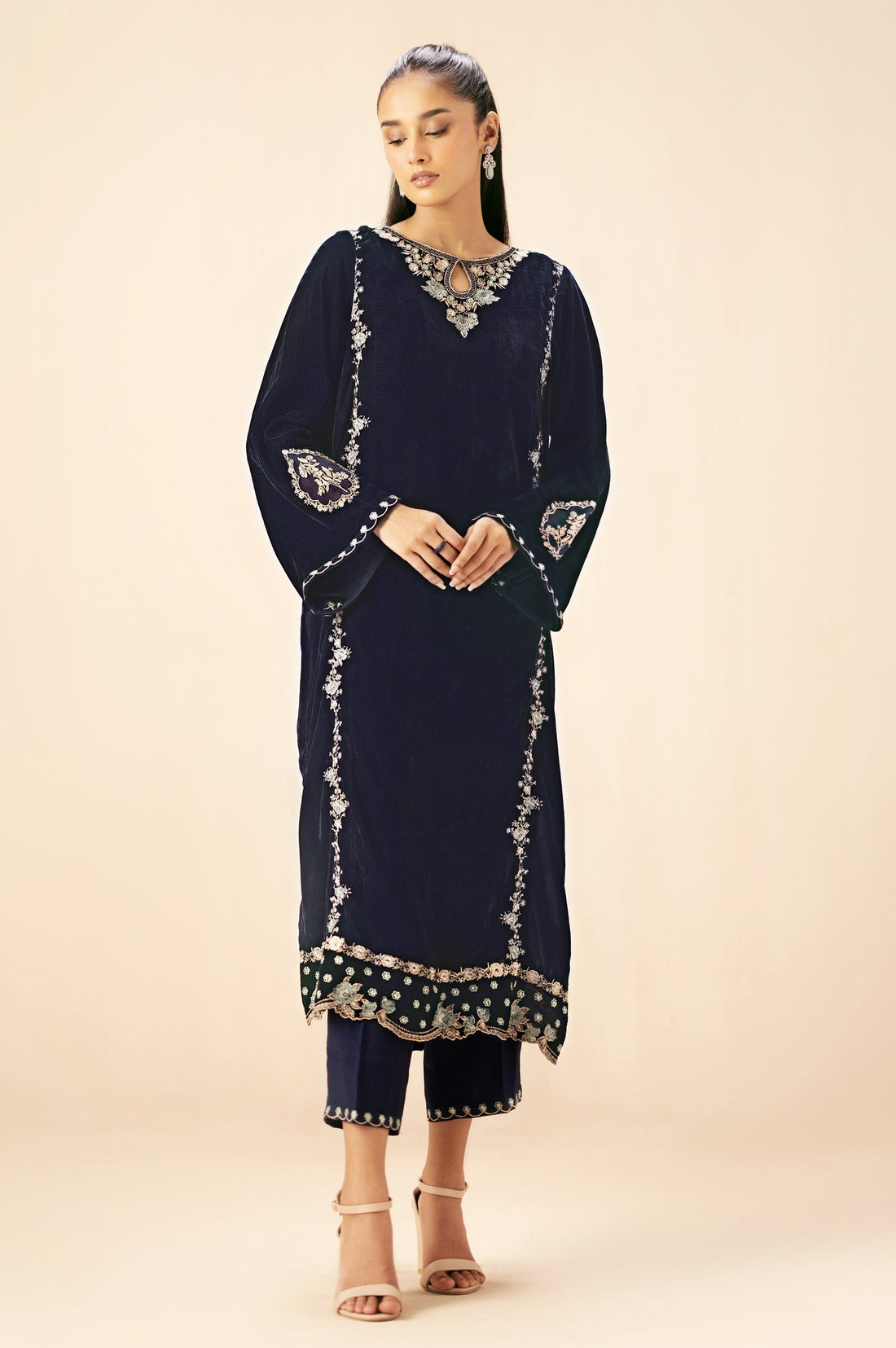 Zeen | Winter Collection | Velvet 10 - House Of Hania