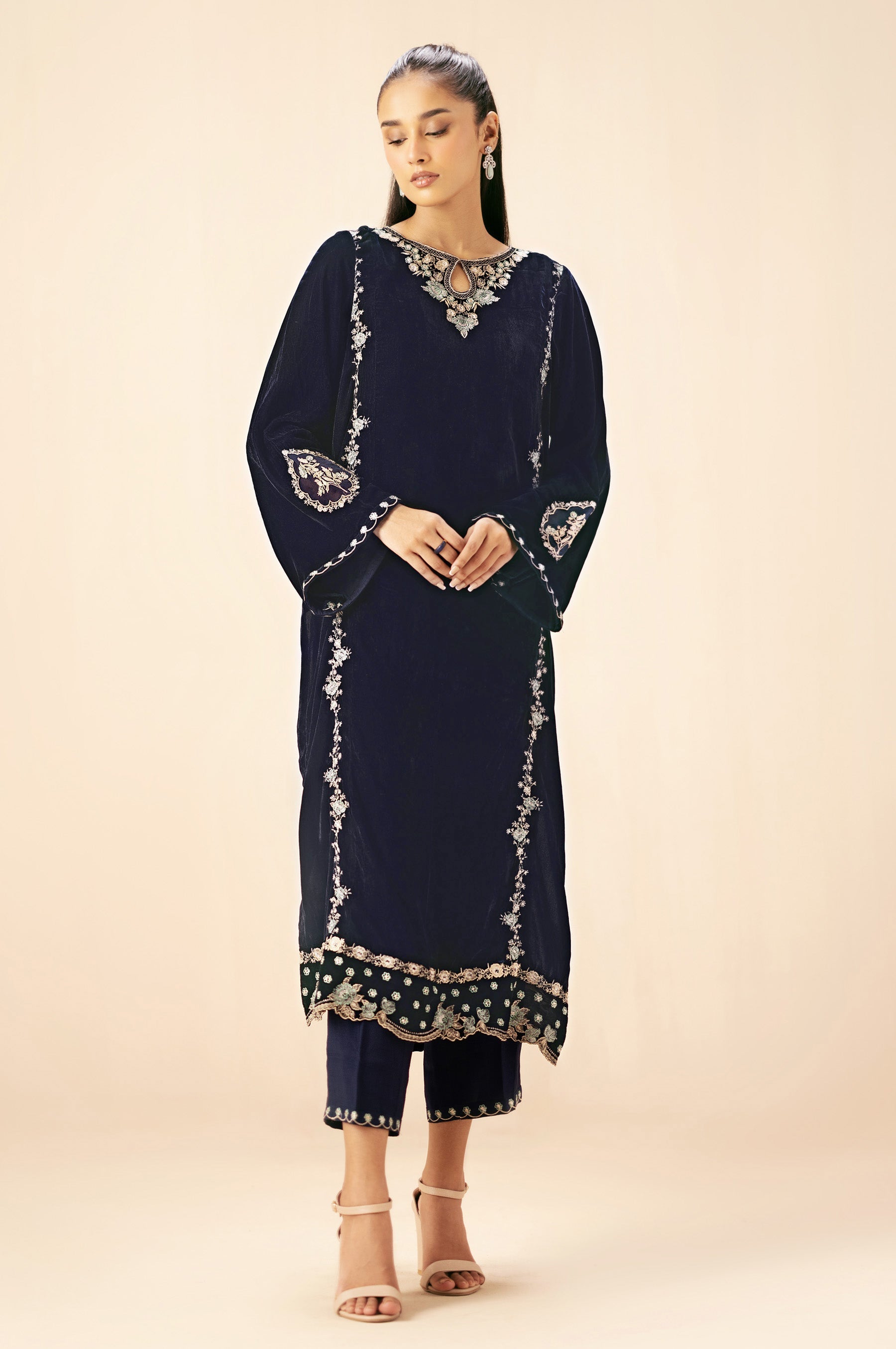 Zeen | Winter Collection | Velvet 10 - House Of Hania