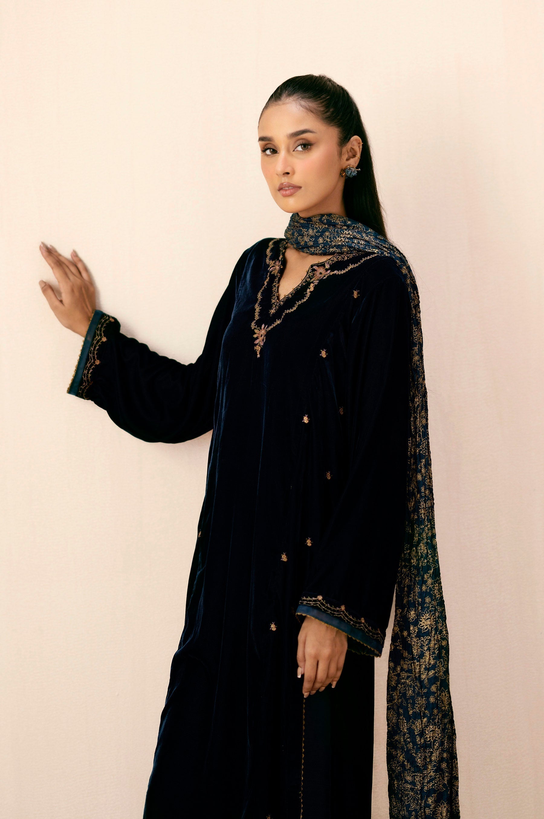 Zeen | Winter Collection | Velvet 11 - House Of Hania