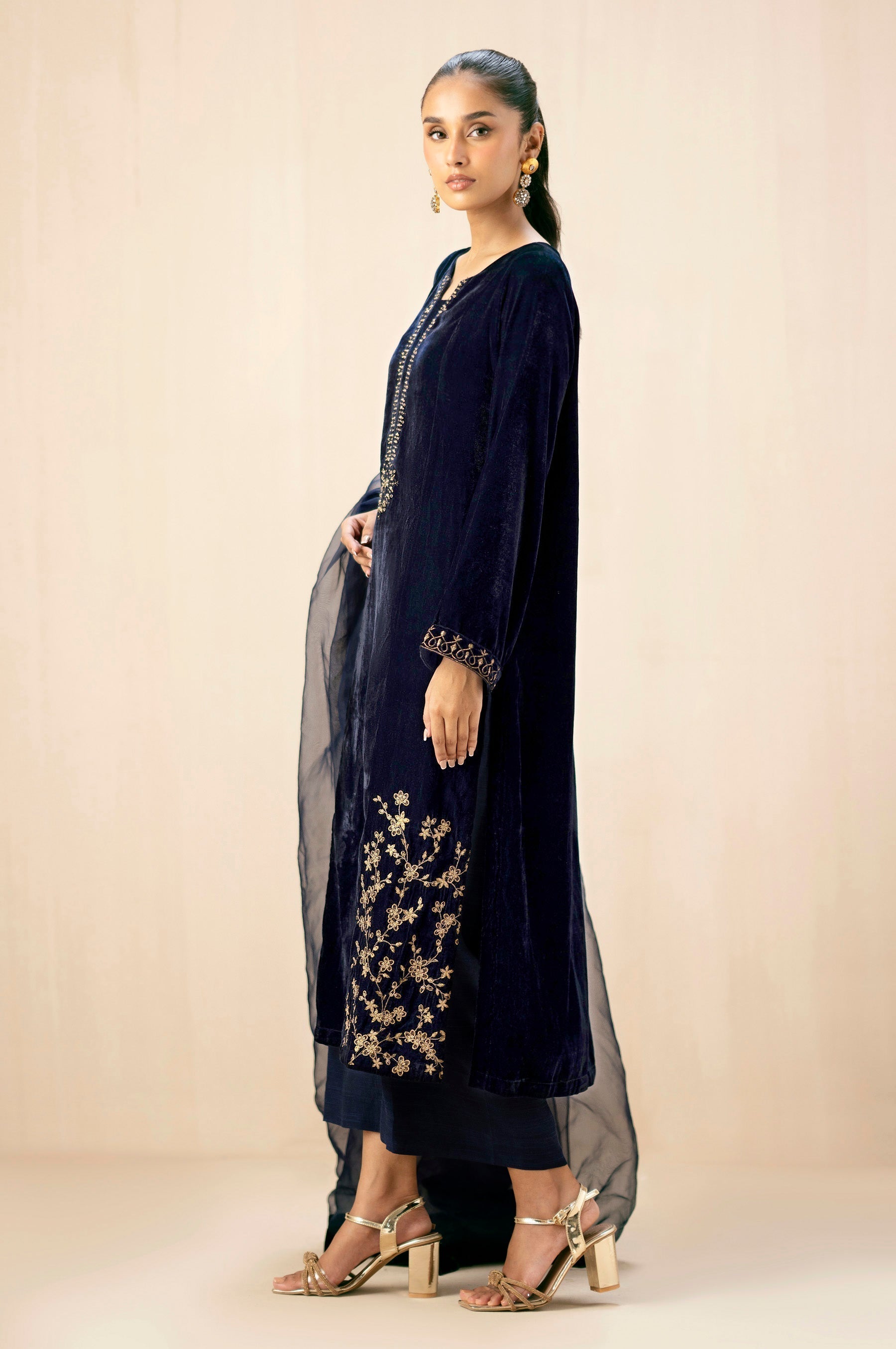 Zeen | Winter Collection | Velvet 13 - House Of Hania